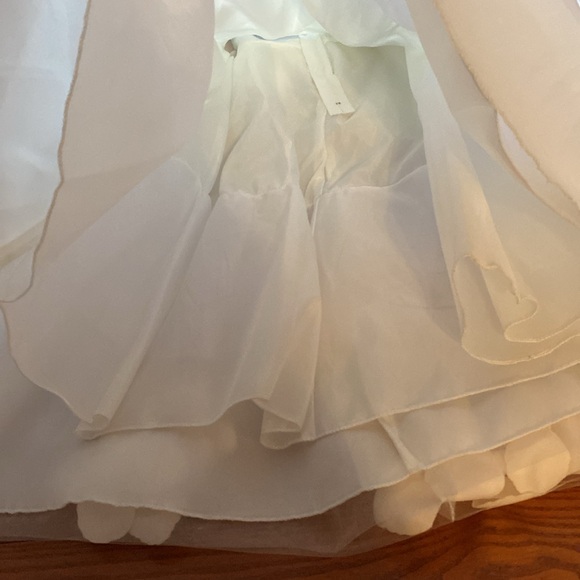 🌸Stunning Kids Dream flower girl/formal/first communion girls gown size 5/6. - Picture 11 of 16